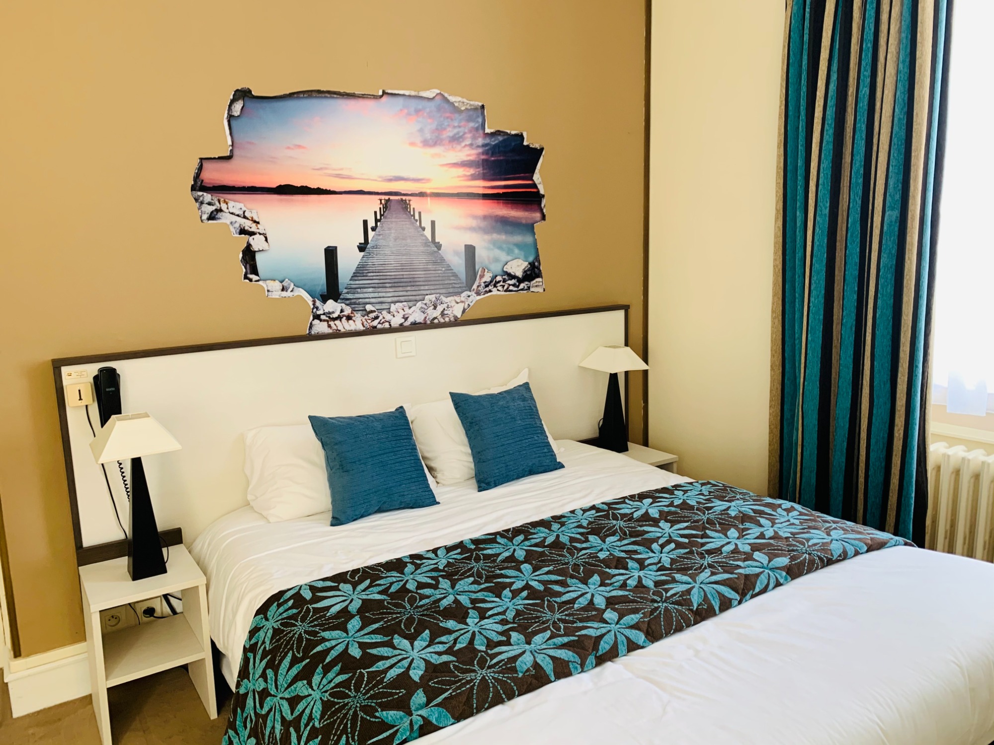 Chambre double cosy avec fresque trompe l'oeil