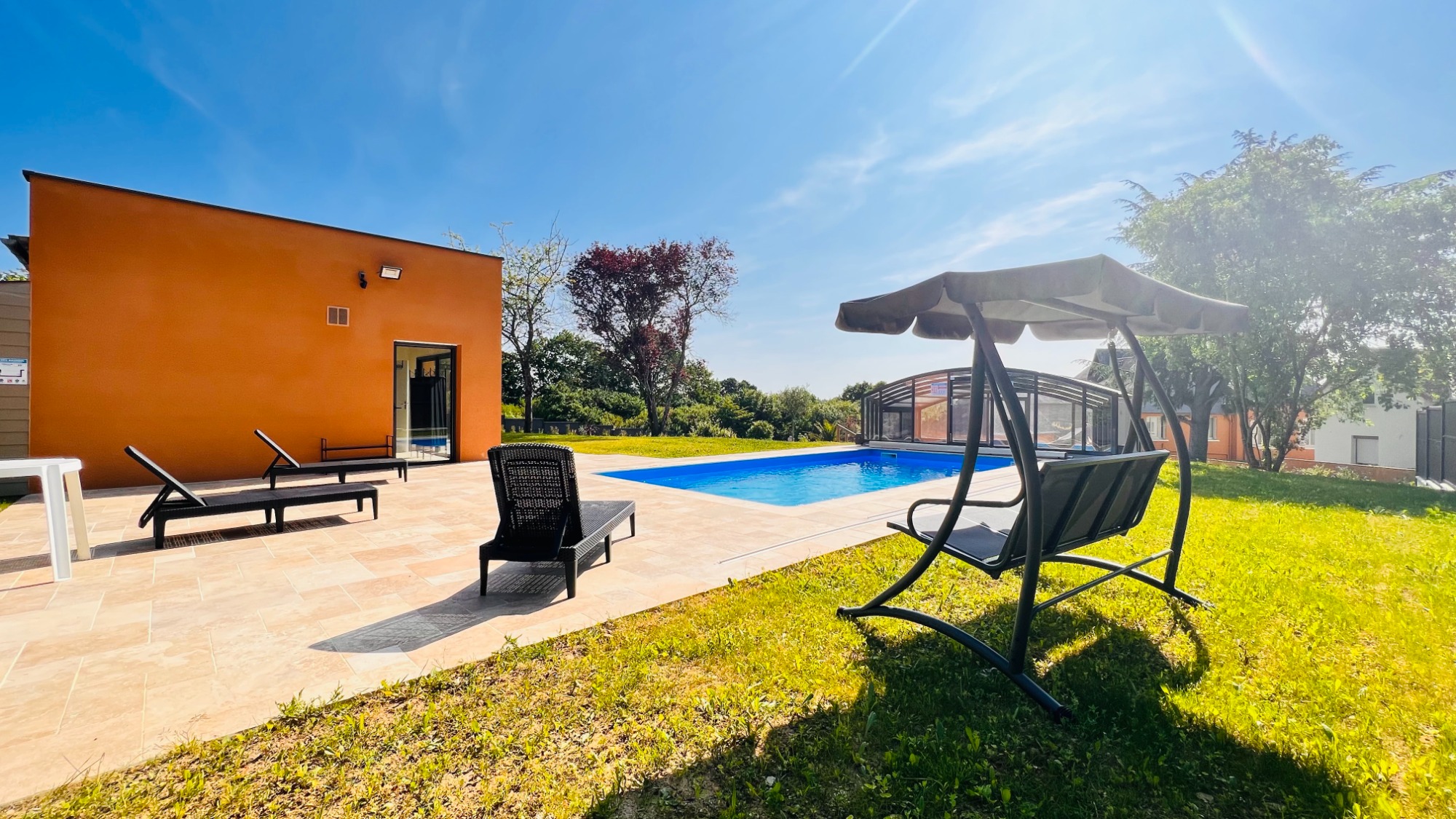 Piscine couverte chauffée à 28°C